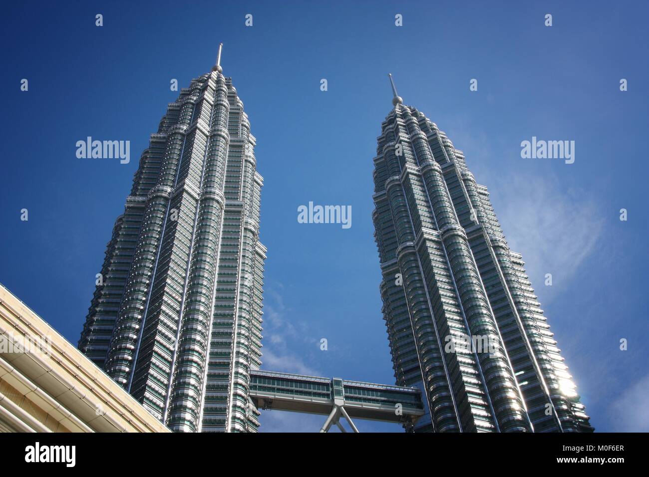KUALA LUMPUR, Malesia - 29 Marzo 2009: Petronas Towers grattacielo di Kuala Lumpur in Malesia. Petronas è il settimo edificio più alto in tutto il mondo come di Foto Stock