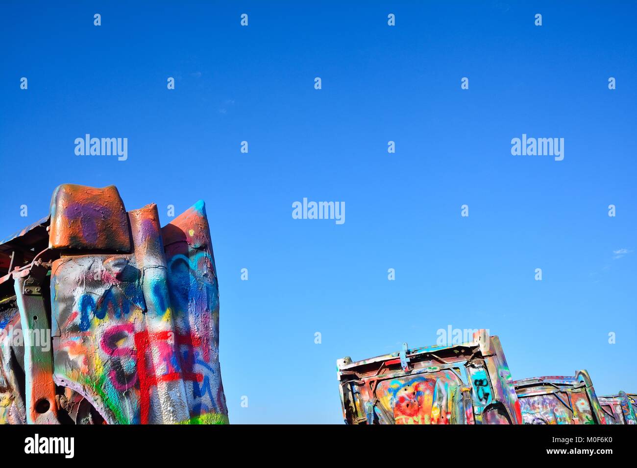 Amarillo, Texas - 21 Luglio 2017 : Cadillac Ranch di Amarillo. Cadillac Ranch è un arte pubblica installazione di vecchie auto rottamate e un popolare punto di riferimento su Foto Stock