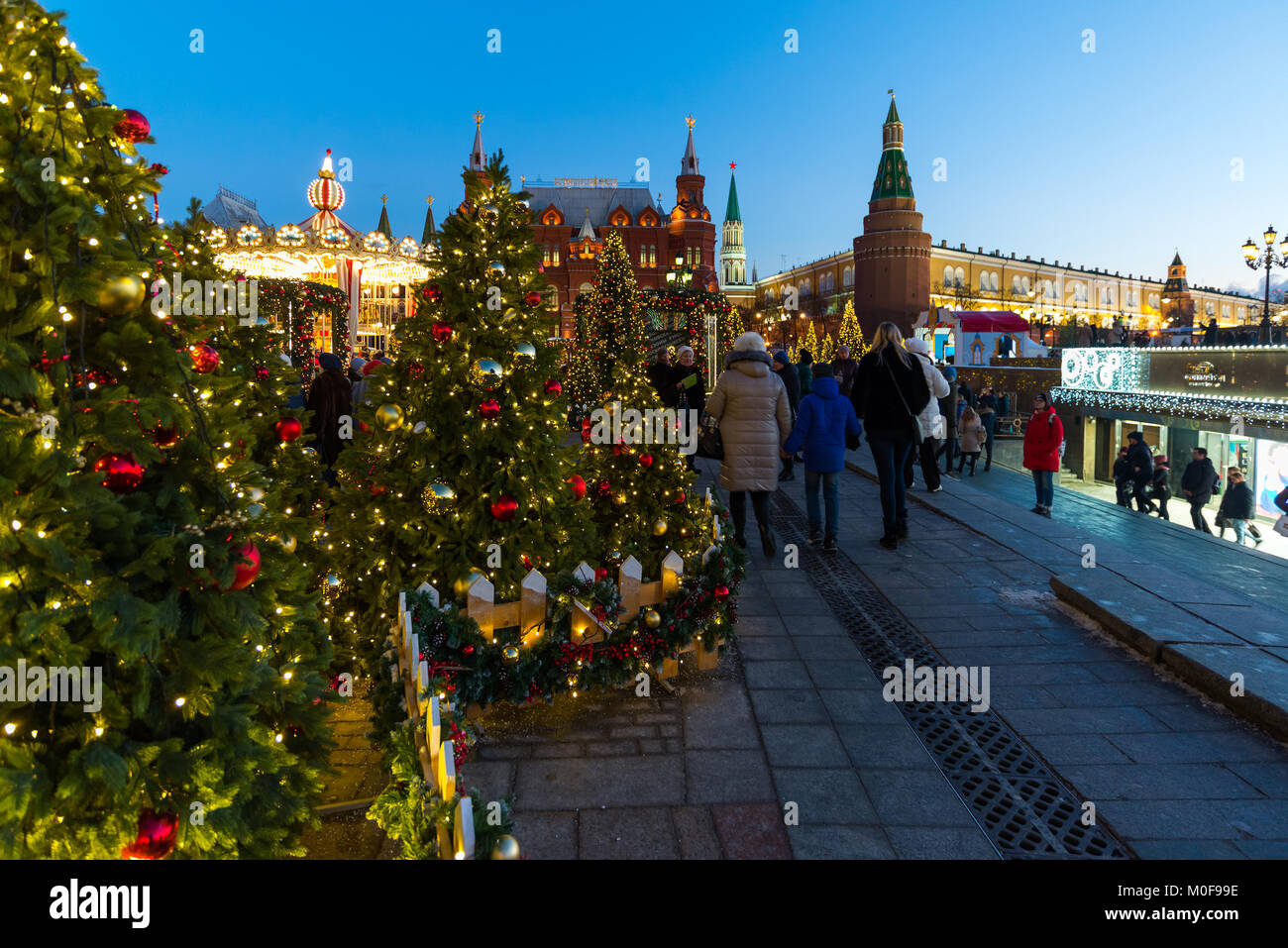 Mosca, Russia - 10 gennaio. 2018. Il festival è il viaggio a Natale su Manege Square. Foto Stock