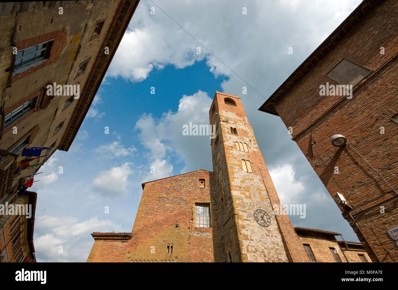 Gervasio e Protasio Cattedrale con la torre civica, Città della Pieve, Umbria, Italia Foto Stock