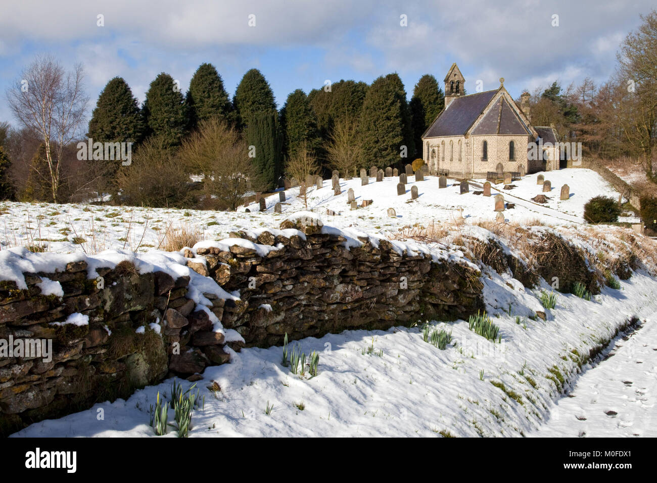 La chiesa di Saint Gregory in inverno Cropton North York Moors National Park North Yorkshire Foto Stock