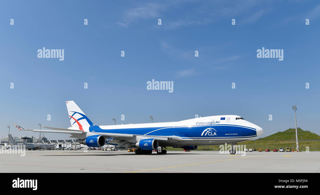 CAL, logica di carico aria, Boeing B747-400, ERF, Freighter, Cargo, aeromobili, aereo, piano, roll out, Aeroporto di Monaco di Baviera, Foto Stock