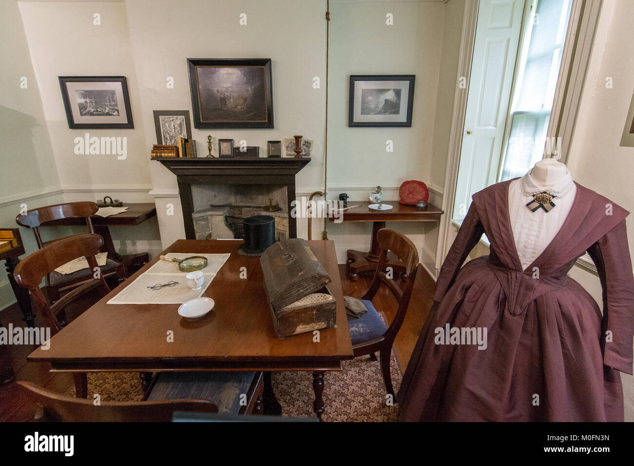 Interno della sala di studio dove le sorelle Bronte potrebbe scrivere a brémont' Parsonage Museum, Haworth, West Yorkshire, Inghilterra Foto Stock