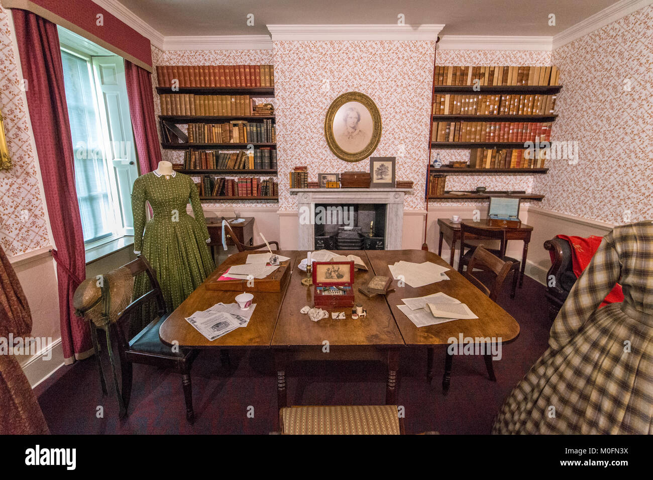 Interno della sala da pranzo presso brémont' Parsonage Museum, Haworth, West Yorkshire, Inghilterra Foto Stock