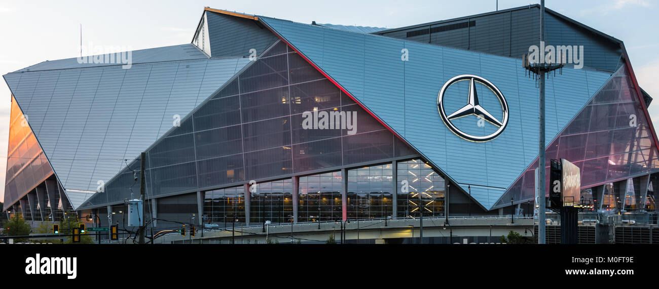 Mercedes-Benz Stadium di Atlanta, la Georgia è la patria di Atlanta Falcons squadra NFL e la Atlanta United FC team MLS. Foto Stock