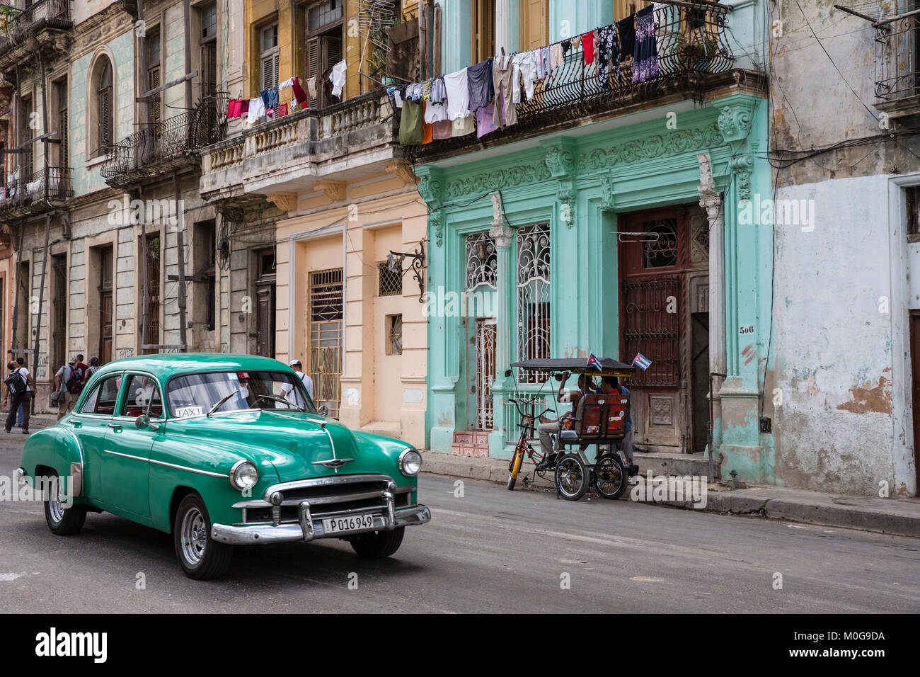 Classic American Cars nella Vecchia Havana, Cuba Foto Stock