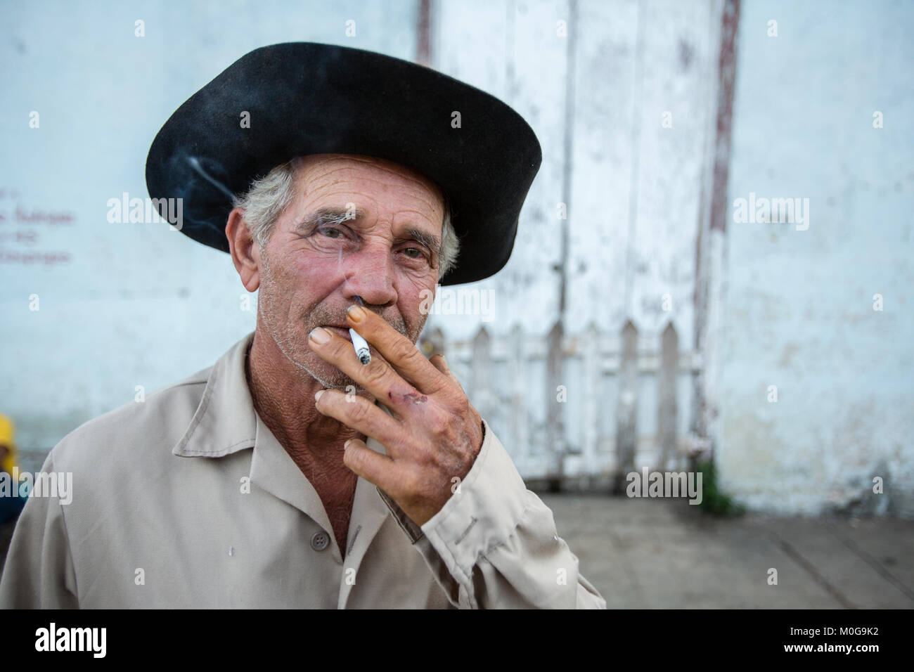 Sigaretta Fumatori Uomo Cubano Immagini e Fotos Stock - Alamy