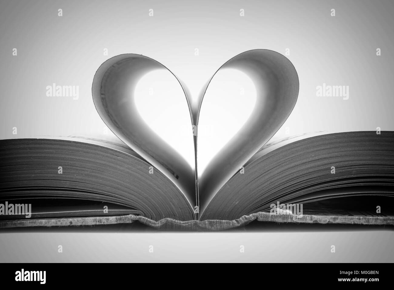 Libro Degli Ospiti A Forma Di Cuore – 22 Pagine, Bianco, 20,5 X 20,5 Cm, Con Decorazioni Barocco Nostalgia
