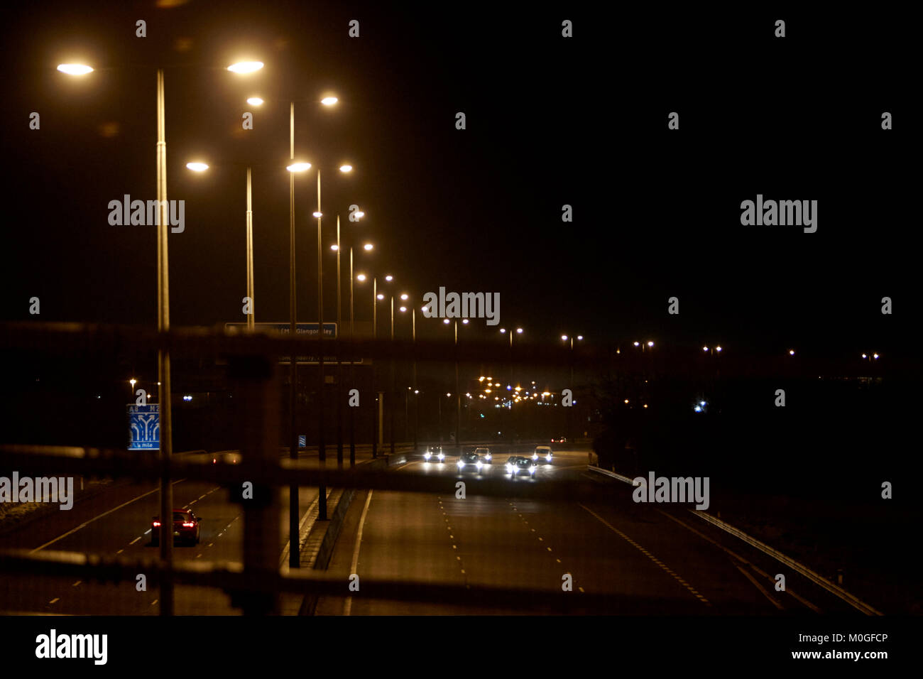 Bassa recinto sul ponte sull'autostrada del Nord Irlanda Regno Unito Foto Stock
