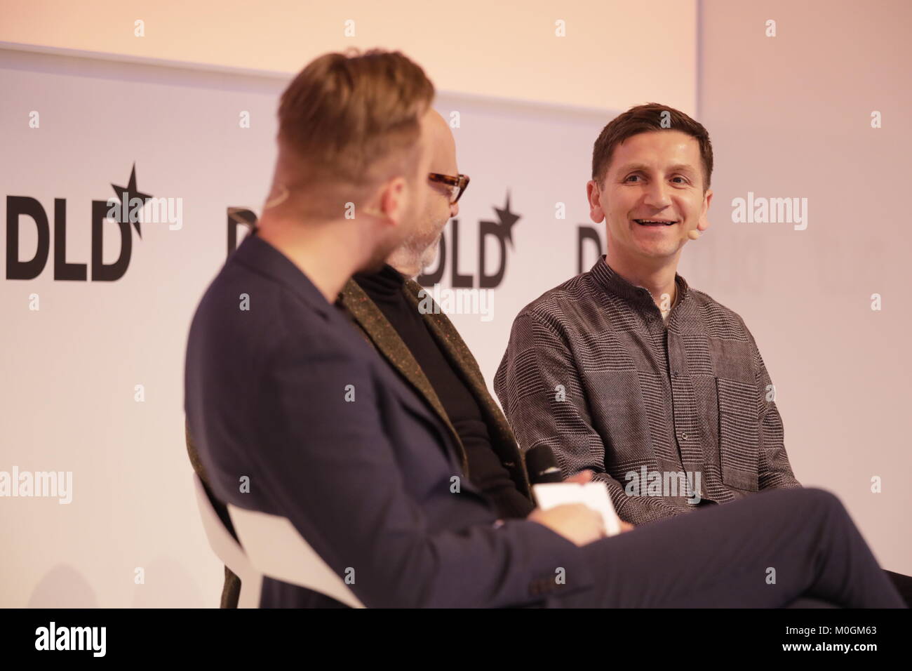 Monaco di Baviera/GERMANIA - Gennaio, 21: (L-R) Sebastain Kuss (EMH Partner), Daniel Miller (Mute), Mate Galic (Native Instruments), prendere parte a un panel di discussione durante la DLD18 (Digital-Life-design) Conferenza al Bayerischer Staatsbank su gennaio 21th, 2018 a Monaco di Baviera, Germania (Foto: picture alliance / Gandalf Hammerbacher) | utilizzo in tutto il mondo Foto Stock