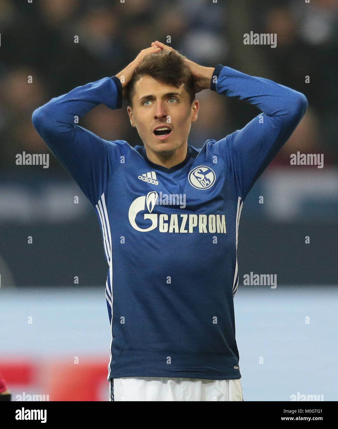 Gelsenkirchen (Germania). Xxi gen, 2018. Gelsenkirchen, Germania il 21 gennaio 2018, Bundesliga giornata 19, FC Schalke 04 v Hannover 96: Alessandro Andre Schoepf (Schalke) gesti. Credito: Juergen schwarz/Alamy Live News Foto Stock