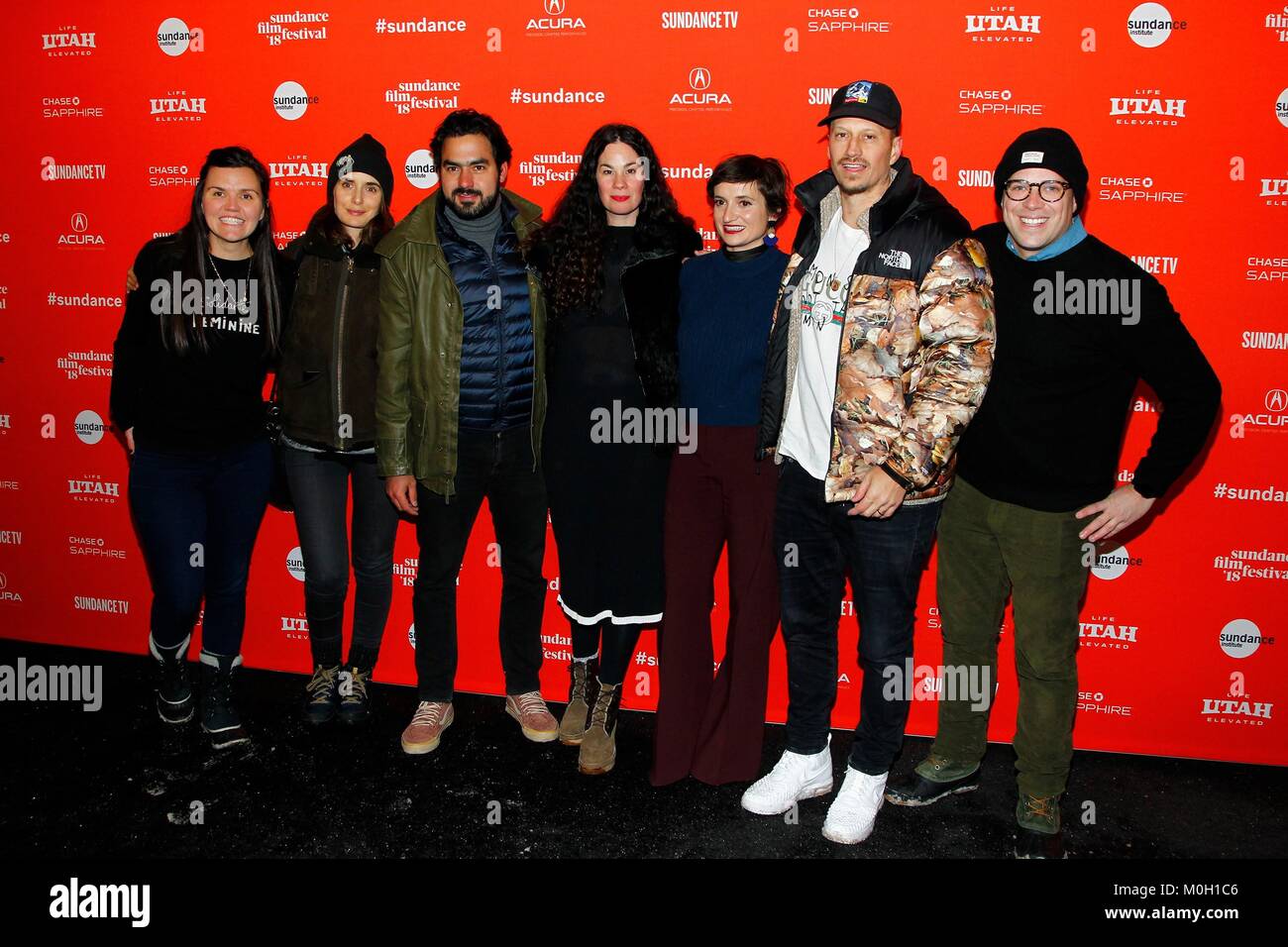 Park City, UT, STATI UNITI D'AMERICA. Xxi gen, 2018. Julia Nottingham, Sophie Mas, Lourenco Sant'Anna, Lizzie Nastro, Izabella Tzenkova, Michael Sherman, Matt Perniciaro presso gli arrivi per Skate cucina Premiere al Sundance Film Festival 2018, la Biblioteca teatro, Park City, UT 21 gennaio 2018. Credito: JA/Everett raccolta/Alamy Live News Foto Stock