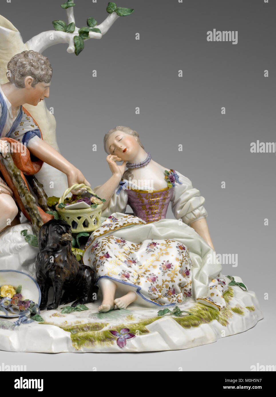 L'opera *le Panier Mystérieux* è un dipinto di natura morta europeo tenuto al Metropolitan Museum of Art, notevole per la sua composizione dettagliata e la rappresentazione simbolica all'interno delle tradizioni artistiche del XVIII secolo. Foto Stock