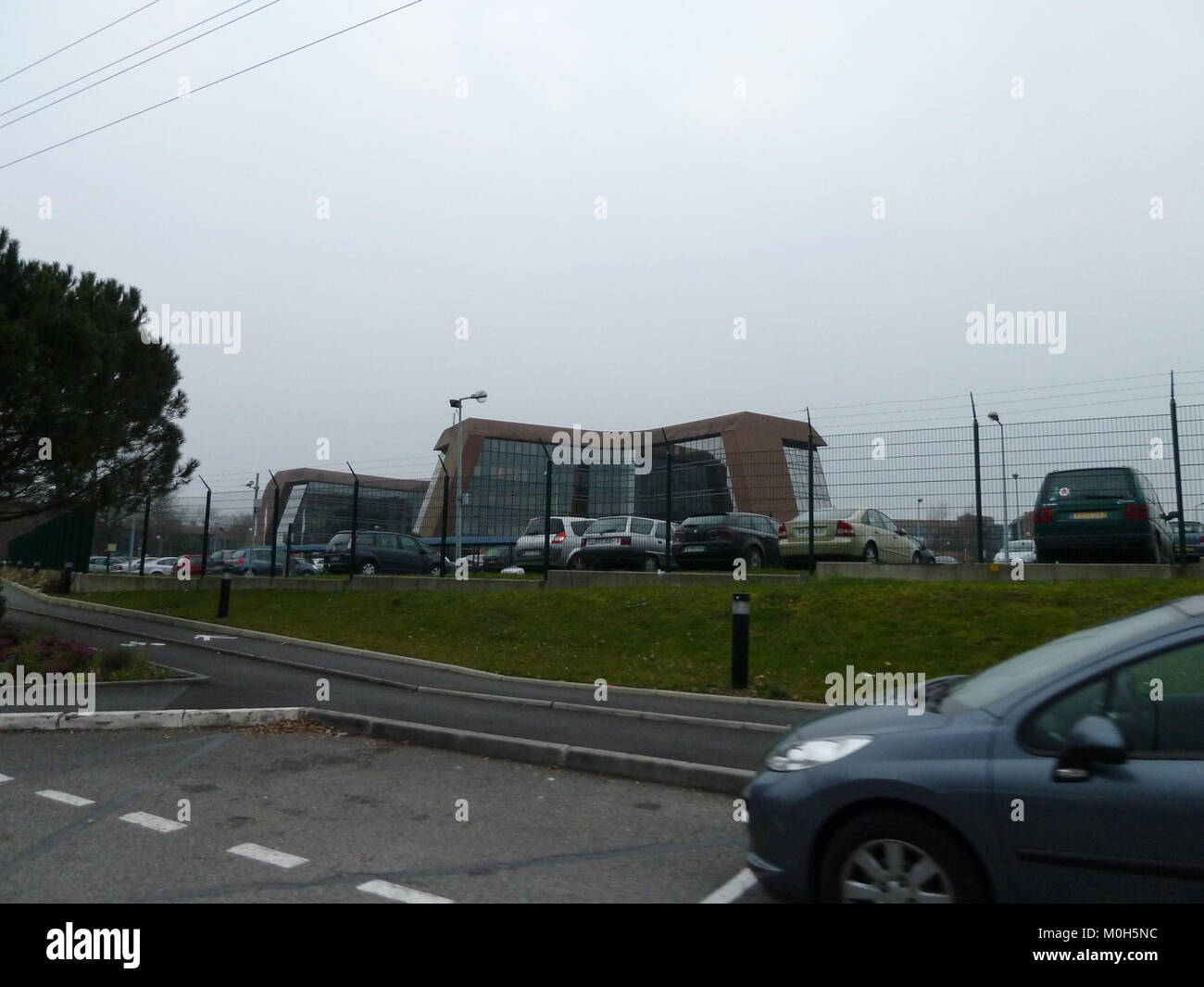 Gli edifici del Centro scientifico e tecnico Jean Féger in Francia ospitano strutture di ricerca e amministrazione dedicate all'innovazione scientifica e industriale. Foto Stock