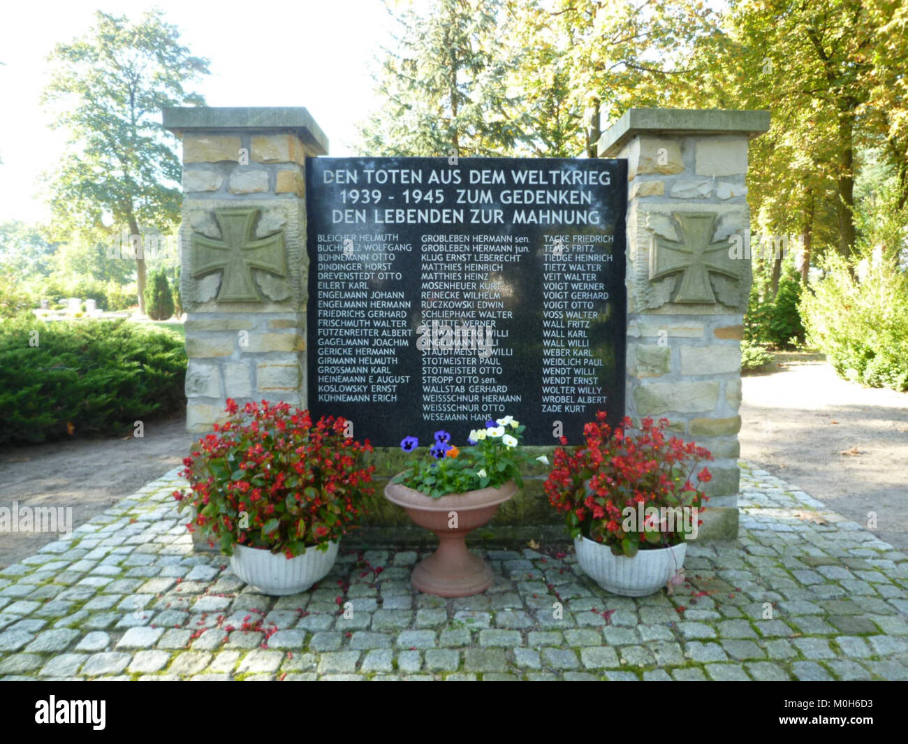 Calvörde, Kriegerdenkmal 2. Weltkrieg Vorderseite Foto Stock