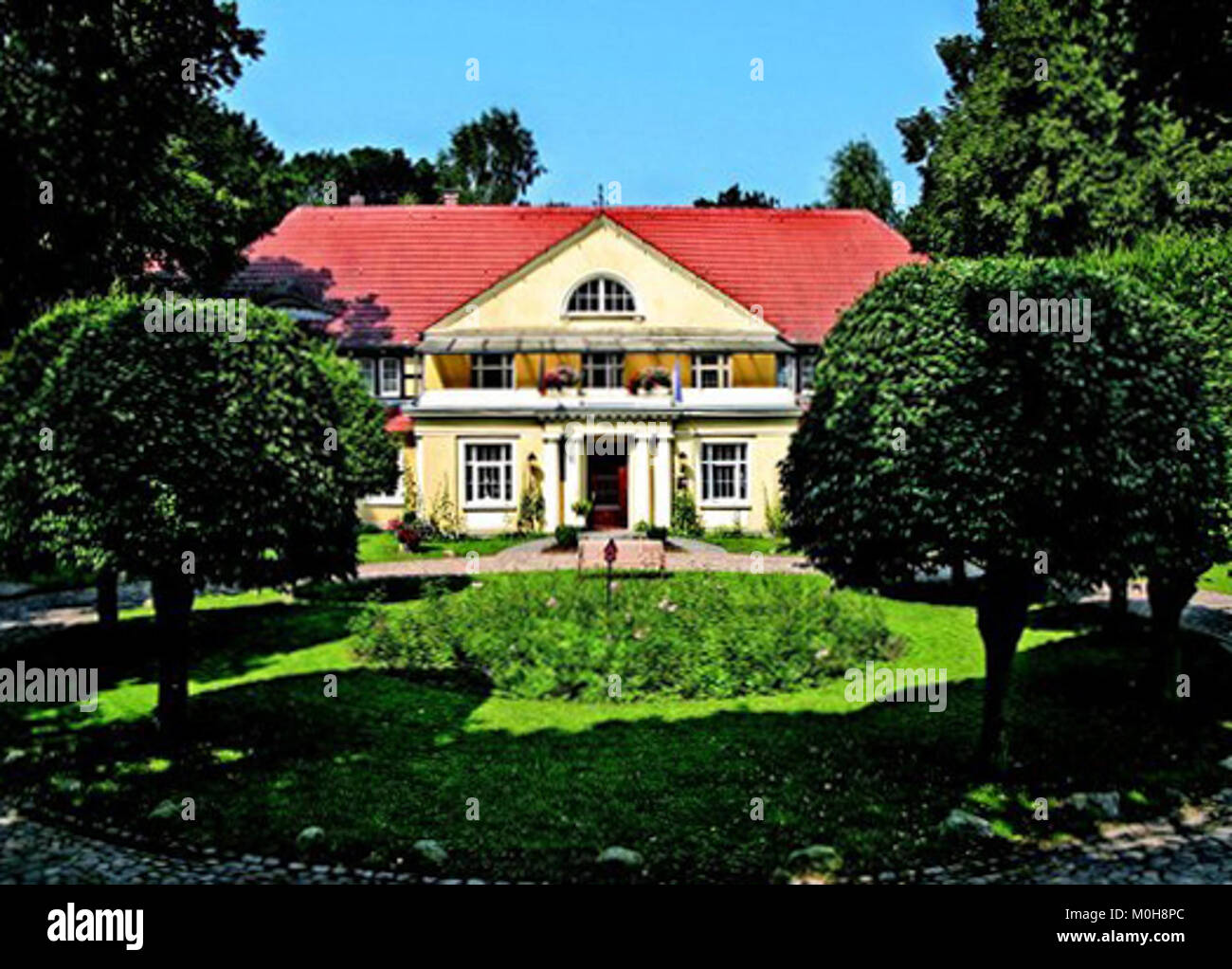 Un Bar Mitzvah è una cerimonia ebraica che segna la maturità di un giovane verso l'età adulta all'interno della tradizione religiosa ebraica. Foto Stock