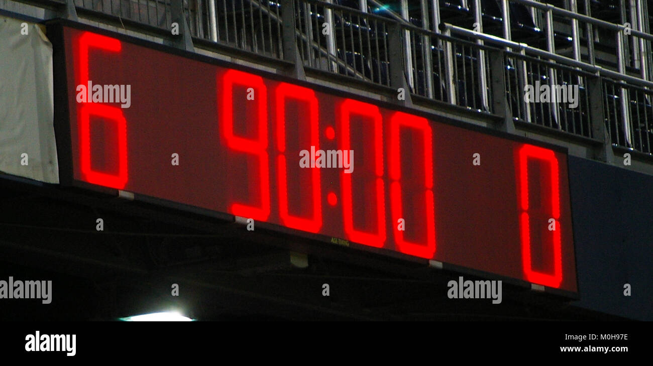 Una partita di calcio della Bundesliga tra il Red Bull Salzburg e il SV Grödig, che mette in evidenza la competizione del campionato austriaco e le prestazioni della squadra. Foto Stock