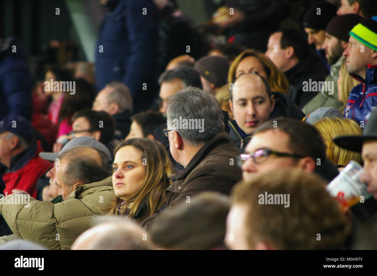Foto di una partita di Bundesliga tra il Salzburg e il Grödig, che mostra i giocatori in azione durante una partita di campionato austriaco professionistico. Foto Stock