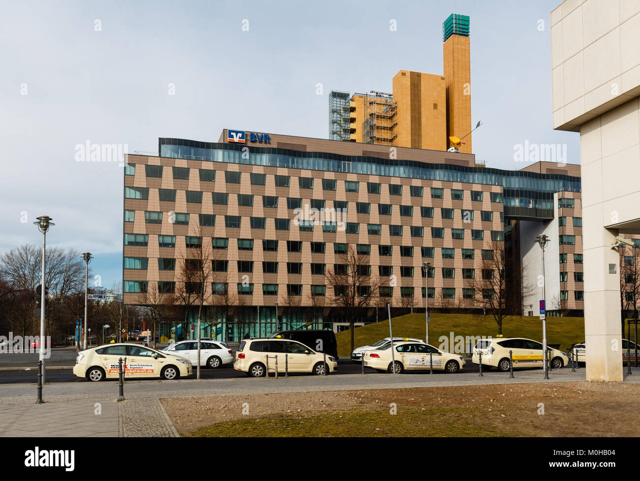 Il Börsegebäude di Potsdamer Platz è un edificio storico situato nel cuore di Berlino, noto per il suo design architettonico e il suo ruolo nella storia commerciale di Berlino. Foto Stock