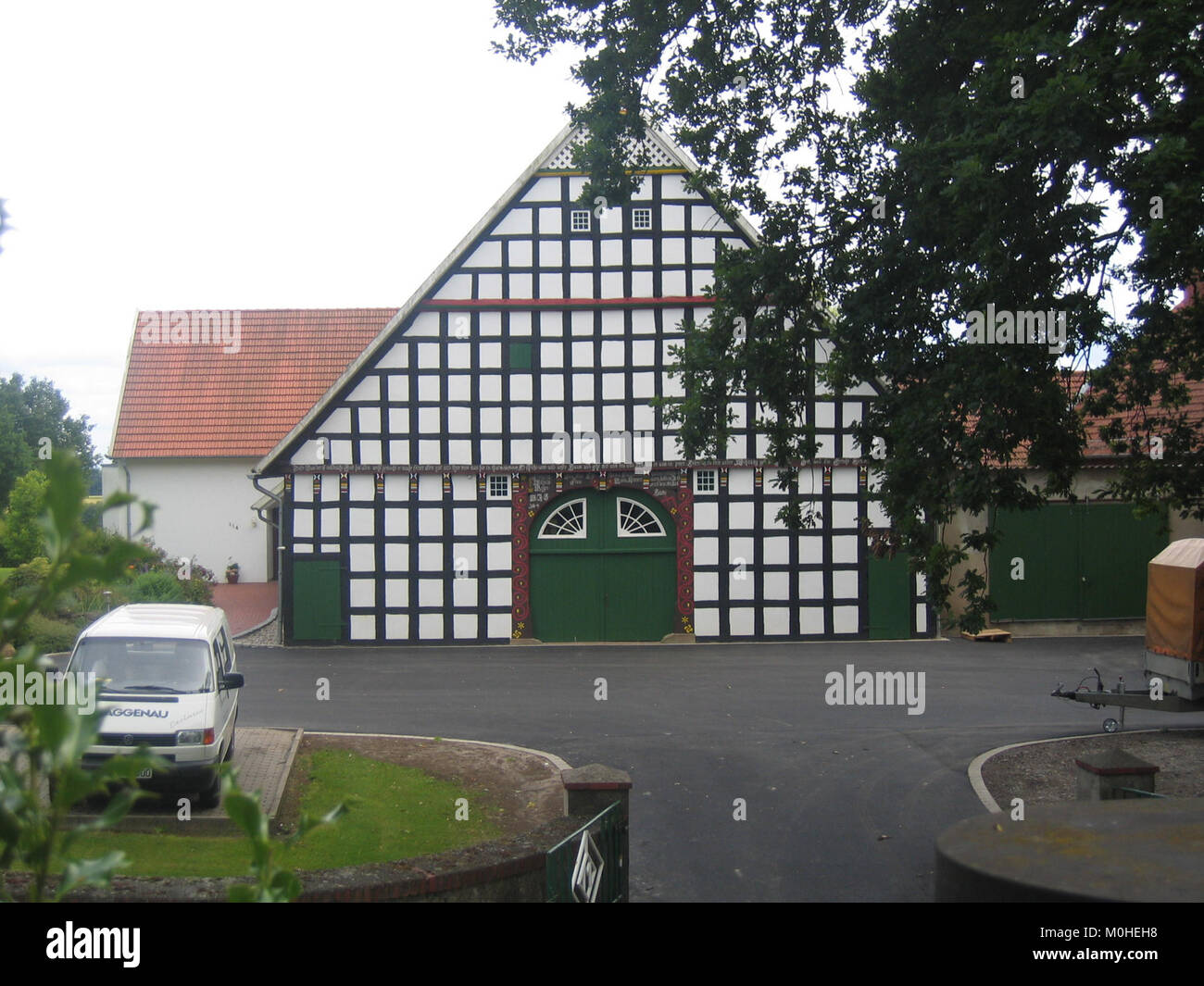 La fotografia del giugno 2009 documenta l'evento Bände Bieren, mostrando i partecipanti, l'allestimento e il contesto della celebrazione. Serve come registrazione visiva dell'atmosfera e dell'organizzazione del raduno. Foto Stock