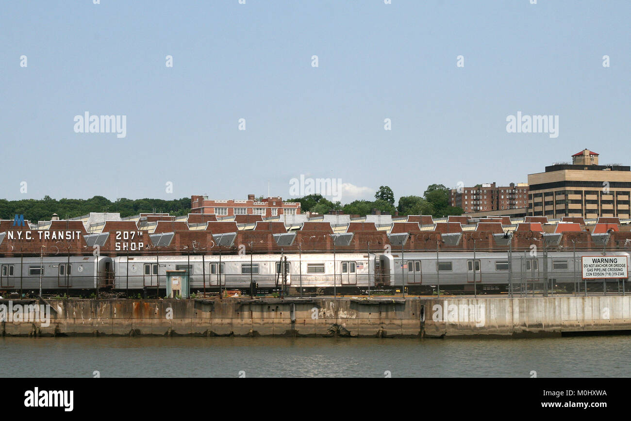 207Th Street MTA Subway Revisione negozio cantiere sul fiume Harlem Harlem, Upper Manhattan, New York City, nello Stato di New York, Stati Uniti d'America. Foto Stock