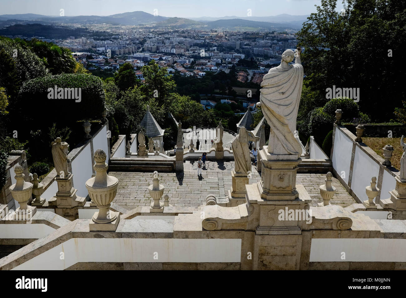 Siti di Braga nel nord del Portogallo, comprese le più sito polare la chiesa di Bom Jesus del Monte. Foto Stock