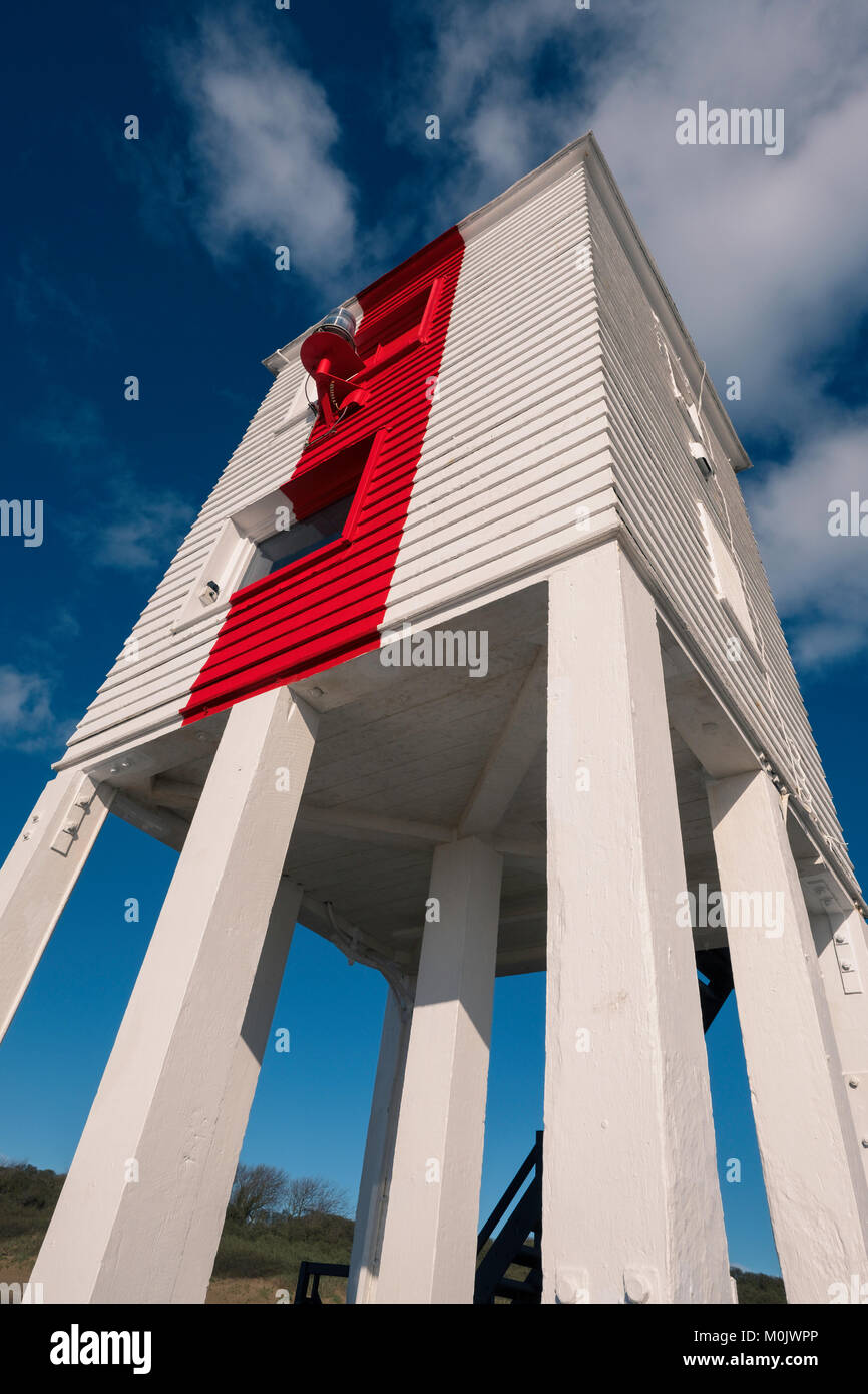 Burnham-su-Mare basso faro è nel canale di Bristol che ha la seconda più grande gamma di marea nel mondo a 15 metri. Foto Stock