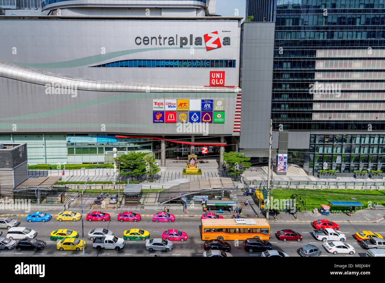 BANGKOK, Tailandia - 12 agosto: si tratta di un punto di vista di Central Plaza Grand Rama 9 un famoso centro commerciale situato nel centro della città su agosto 12, 2017 HO Foto Stock