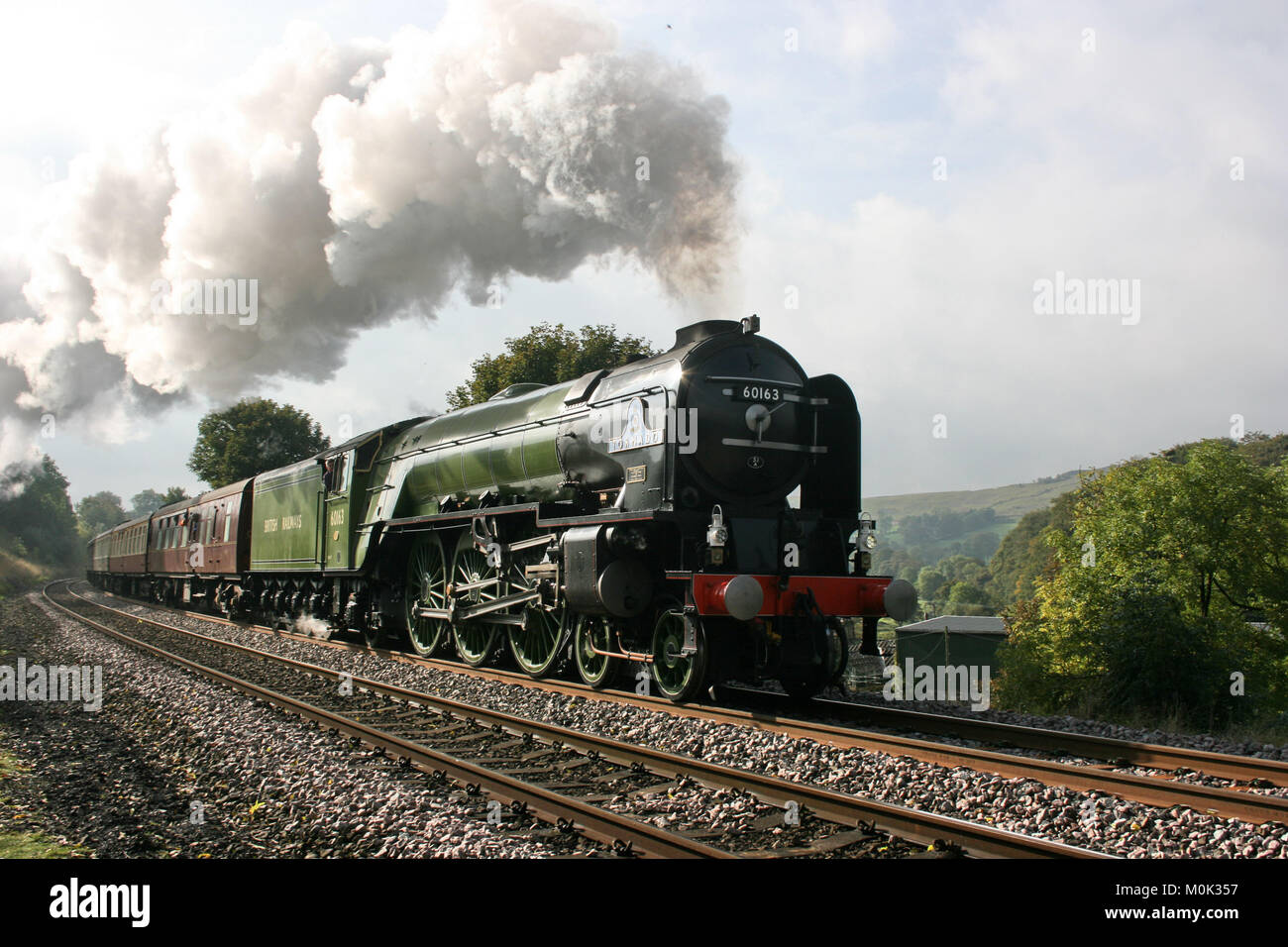 A1 locomotiva a vapore Tornado con un Worcester a Carlisle Railtour - Langliffe, nello Yorkshire, Regno Unito - 10 Ottobre 2009 Foto Stock