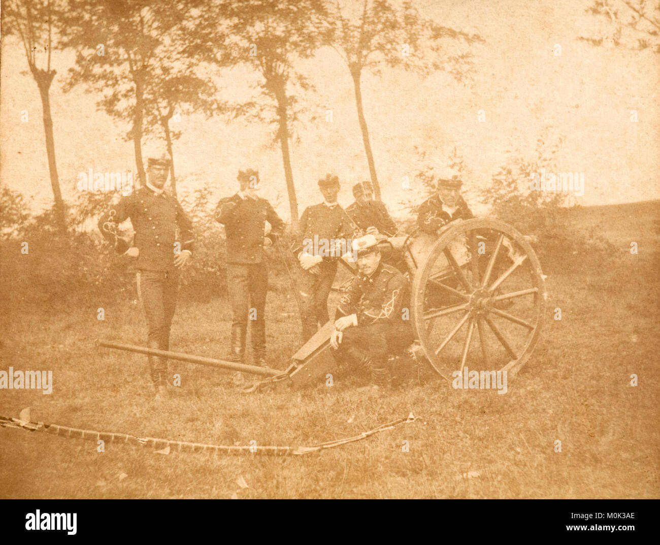 Royal'artiglieria italiana durante gli esercizi in San Giusto tiro indietro nel 1891 Foto Stock