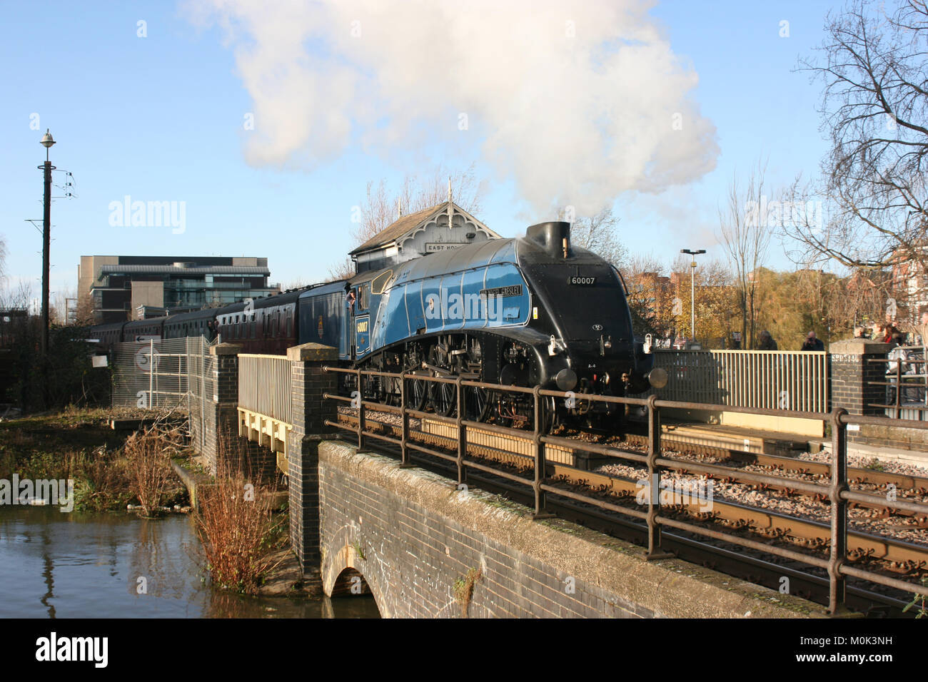 A4 locomotiva a vapore Sir Nigel Gresley su Londra a Lincoln carta per il Mercato di Natale - Lincoln, Lincolnshire, Regno Unito - 6 Dicembre 2009 Foto Stock