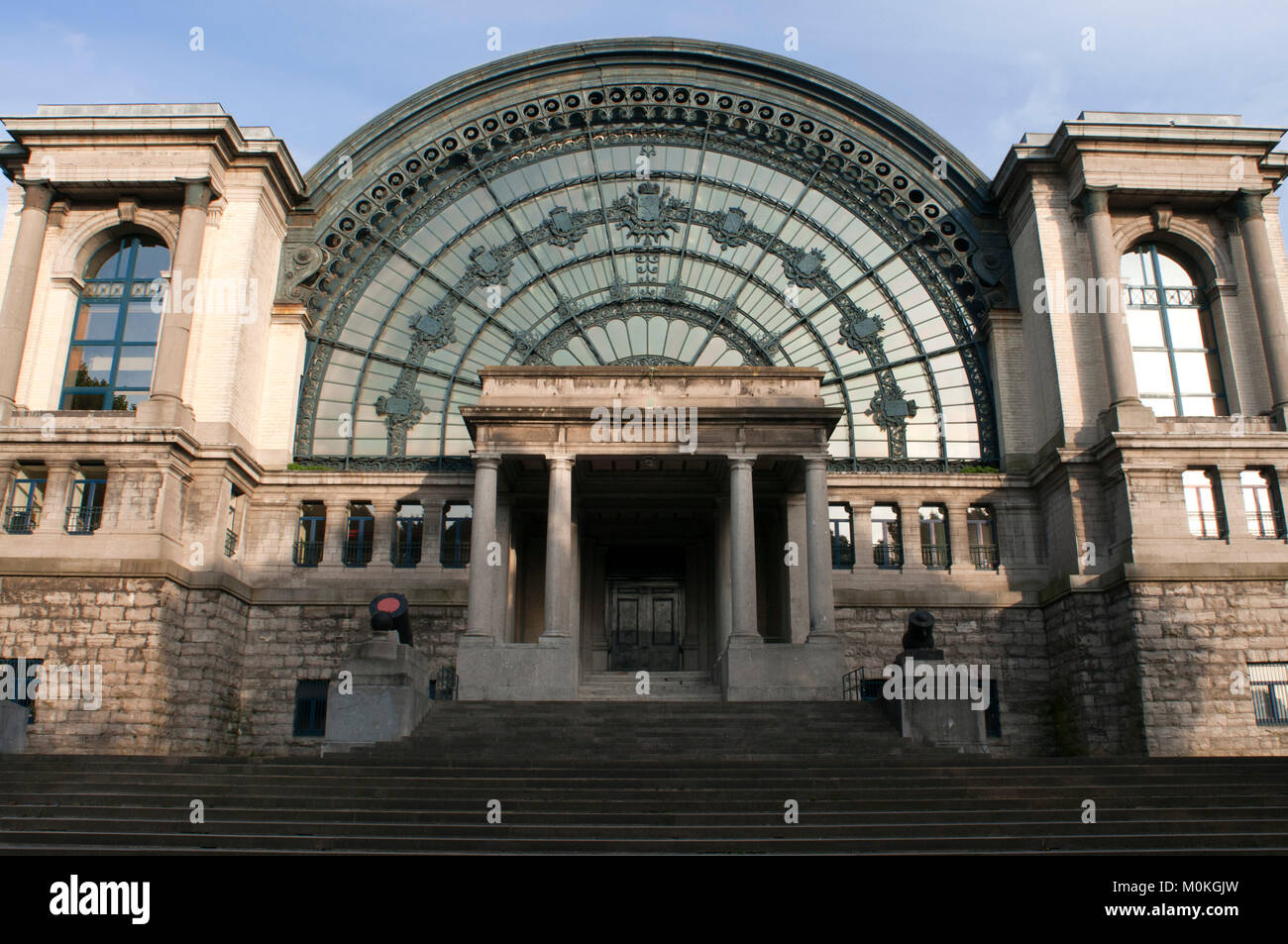 Museo reale dell'esercito e di storia militare a Bruxelles Belgio Foto  stock - Alamy
