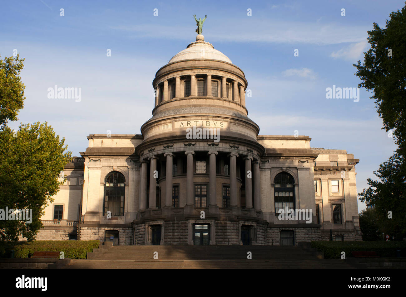 musei-reali-per-arte-e-storia-a-bruxelles-immagini-e-fotografie-stock