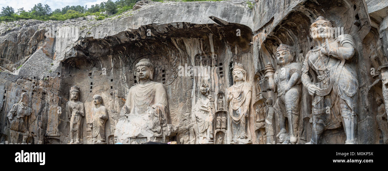 Fengxiangsi Grotta, quello principale nel le Grotte di Longmen a Luoyang, Henan, Cina. Longmen è uno dei 3 principali grotte buddista della Cina e in un mondo che ha Foto Stock