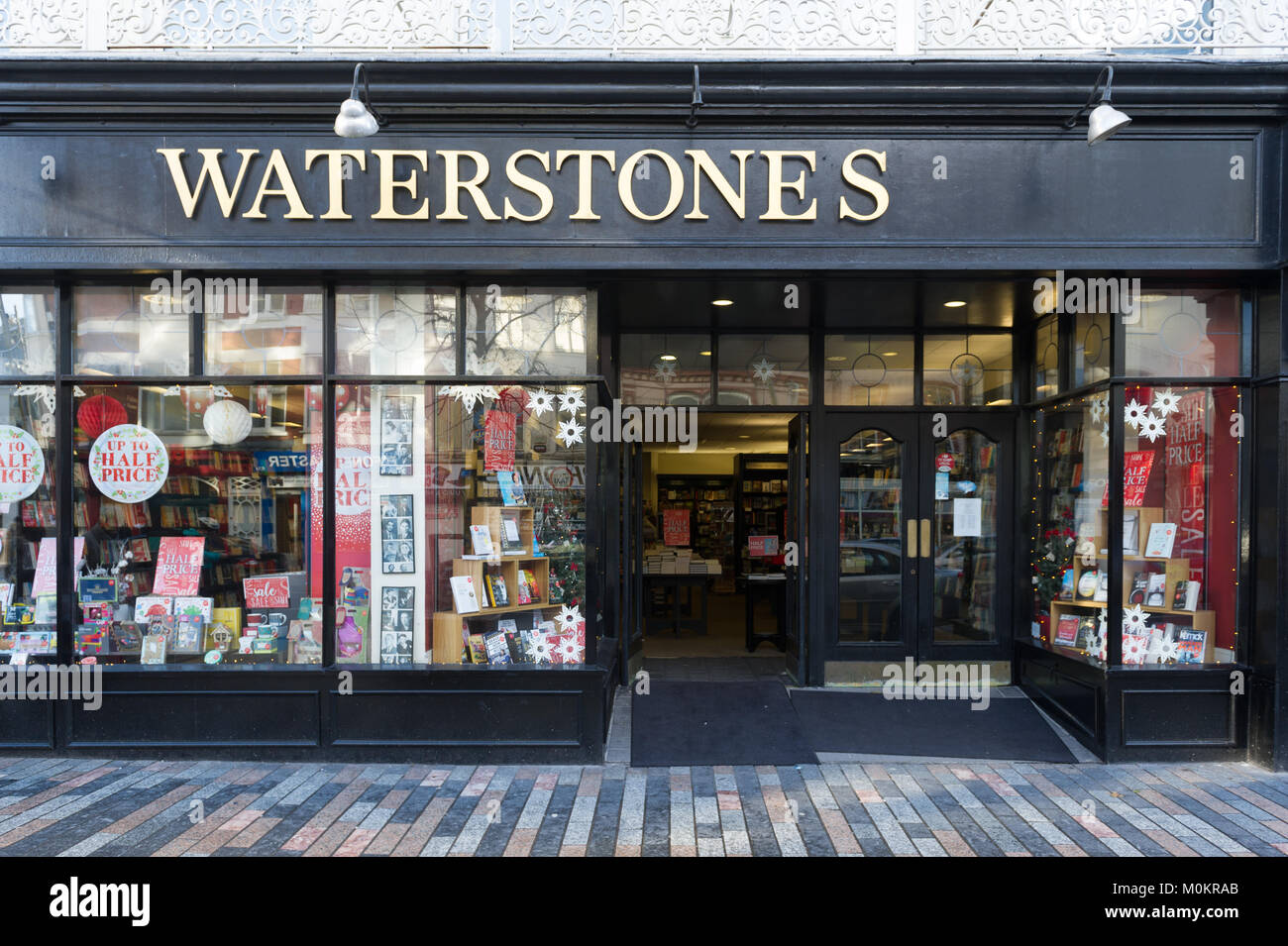 Waterstones bookshop Cork ramo durante il mese di gennaio le vendite su Patrick Street, Cork, Irlanda Foto Stock
