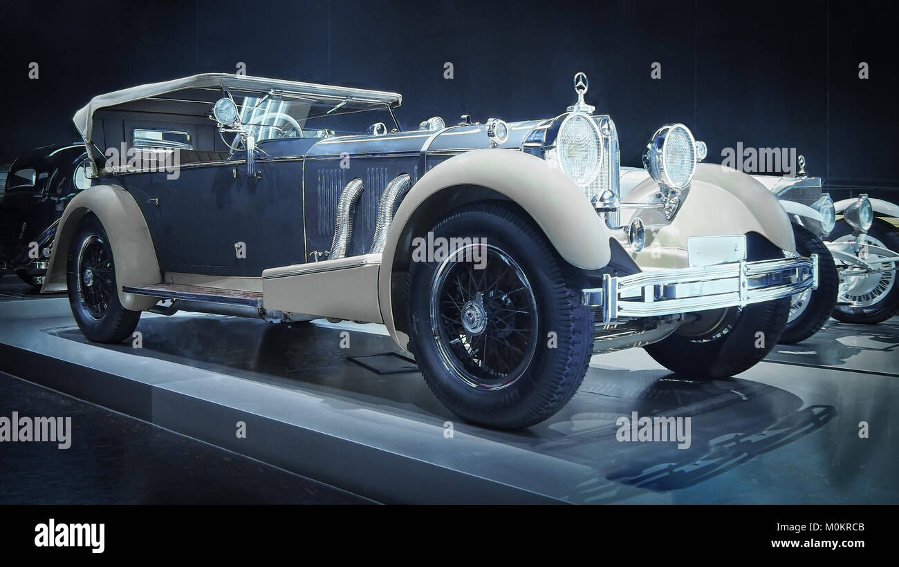 STUTTGART, Germania-Aprile 7, 2017: 1930 Mercedes-Benz 38/250 SS nel museo Mercedes. Foto Stock