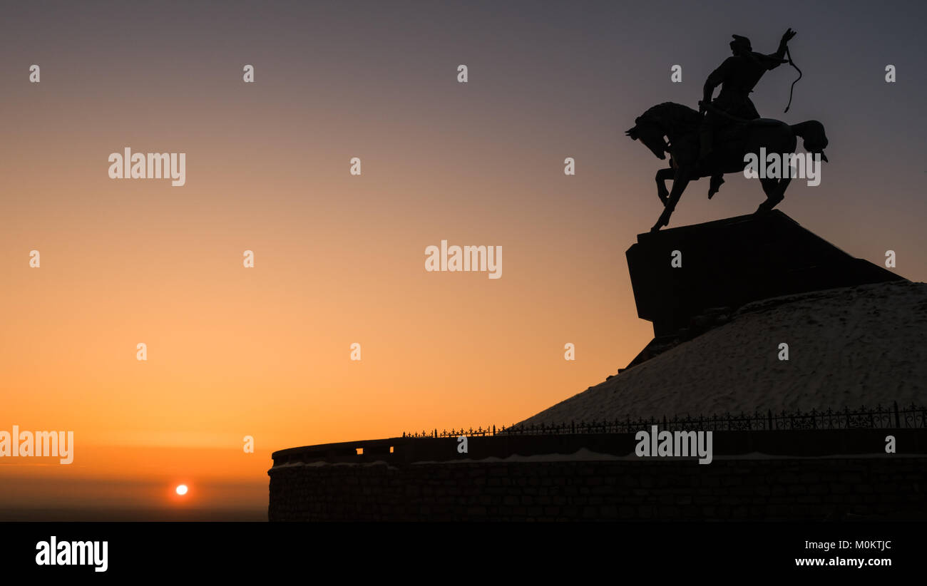 Monumento a Salavat Yulaev al bel tramonto , Ufa, Russia Foto Stock