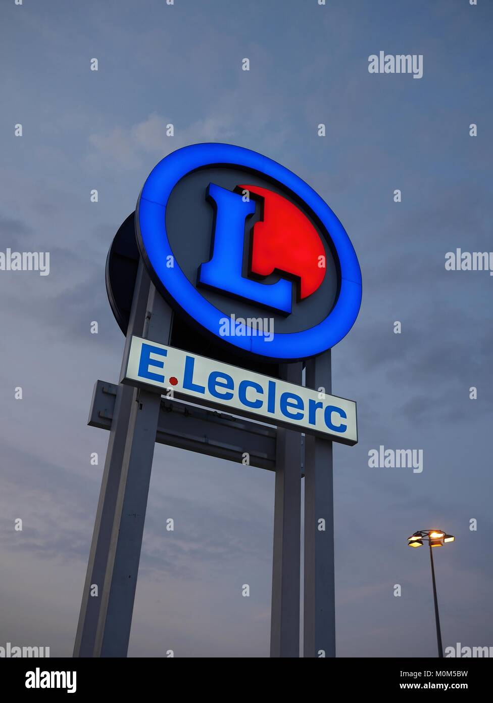 E leclerc firmare al di fuori dei locali del supermercato Francia Foto Stock