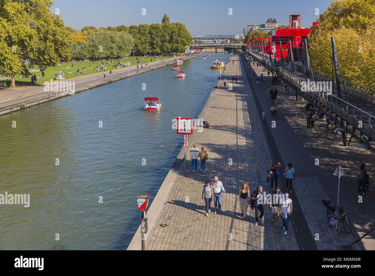 Francia,Parigi,Bassin de la Villette,il più grande corpo idrico artificiale a Parigi,che collega il Canal de l'Ourcq Canal Saint-Martin,crociera sui canali Foto Stock