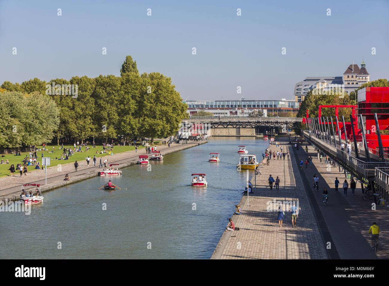 Francia,Parigi,Bassin de la Villette,il più grande corpo idrico artificiale a Parigi,che collega il Canal de l'Ourcq Canal Saint-Martin,crociera sui canali Foto Stock