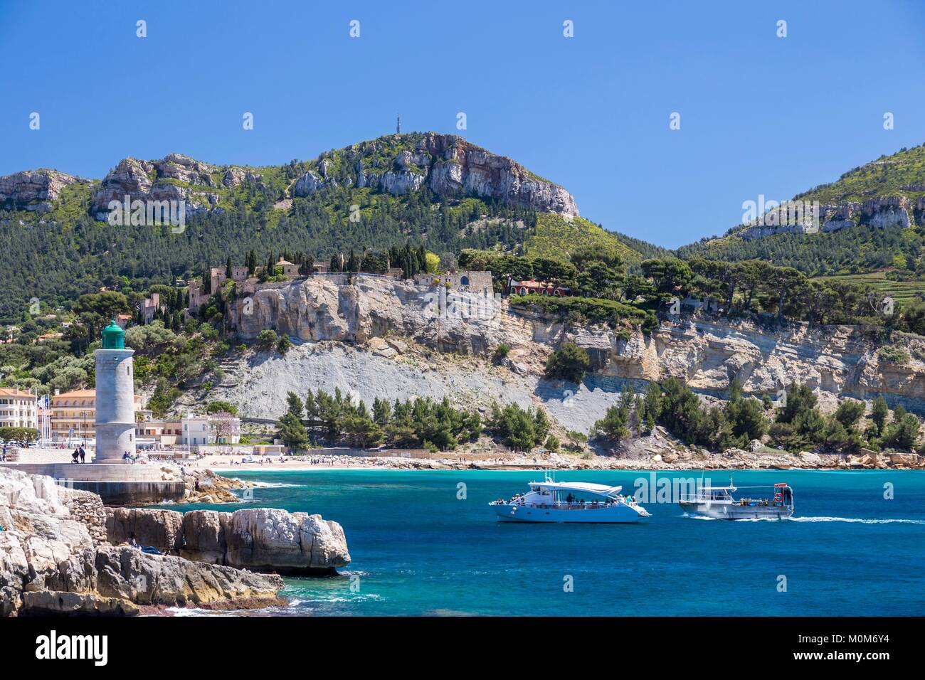 Francia,Bouches du Rhone,Cassis,faro ha l'ingresso della porta della città Foto Stock