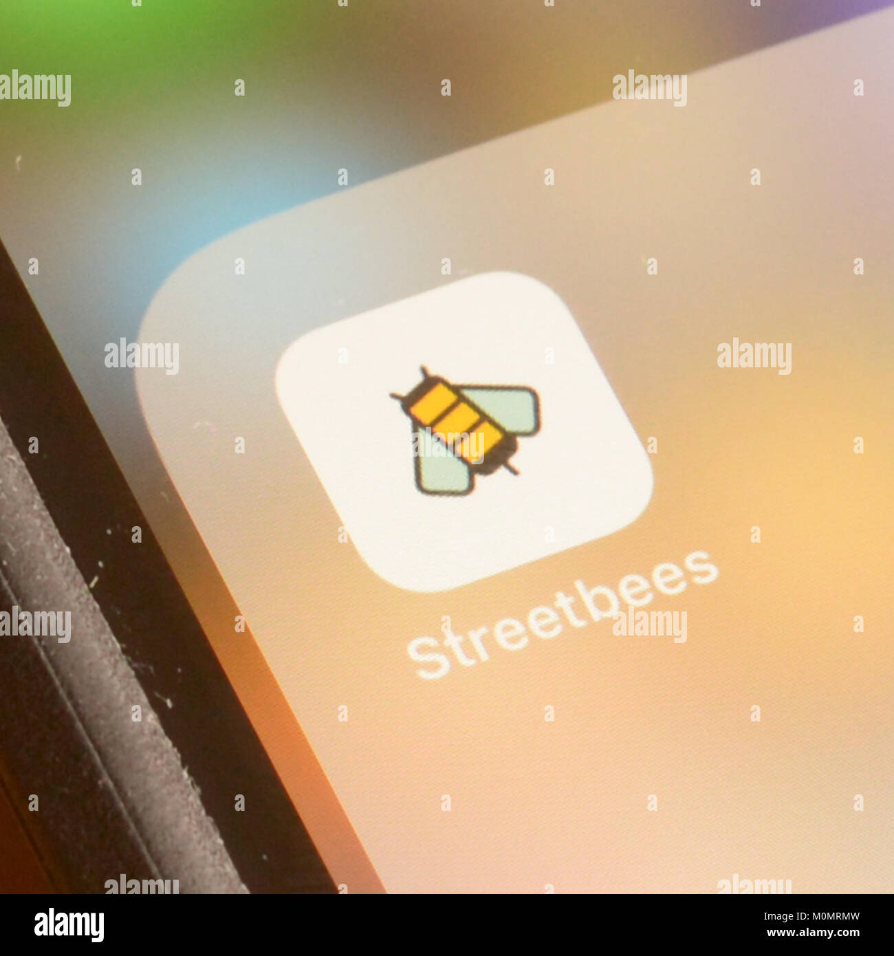 Streetbees mystery shopping applicazione su smart phone schermo - queste applicazioni e fornire agli abbonati un mezzo per guadagnare denaro per completare le attività di piccole dimensioni Foto Stock