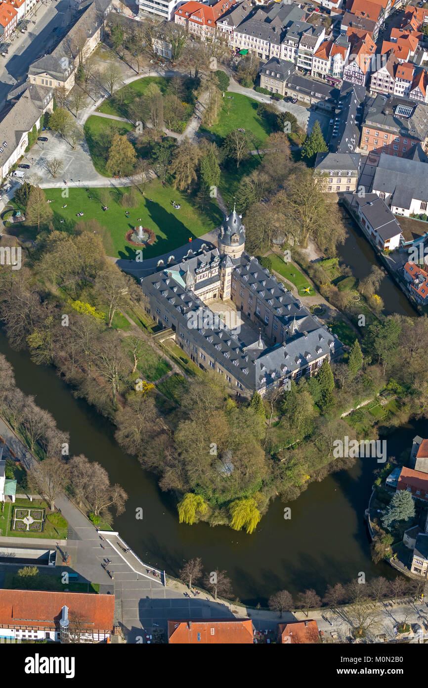 Principesca Residenzschloss Detmold sul castle street, forze, moated castle, foto aerea di Detmold, Detmold e Renania settentrionale-Vestfalia, Germania, Europ Foto Stock