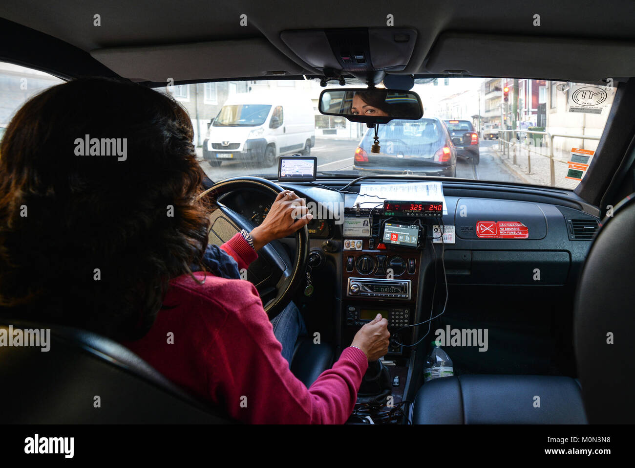 Taxi driver, Lisbona, Dicembre 2017 Foto Stock