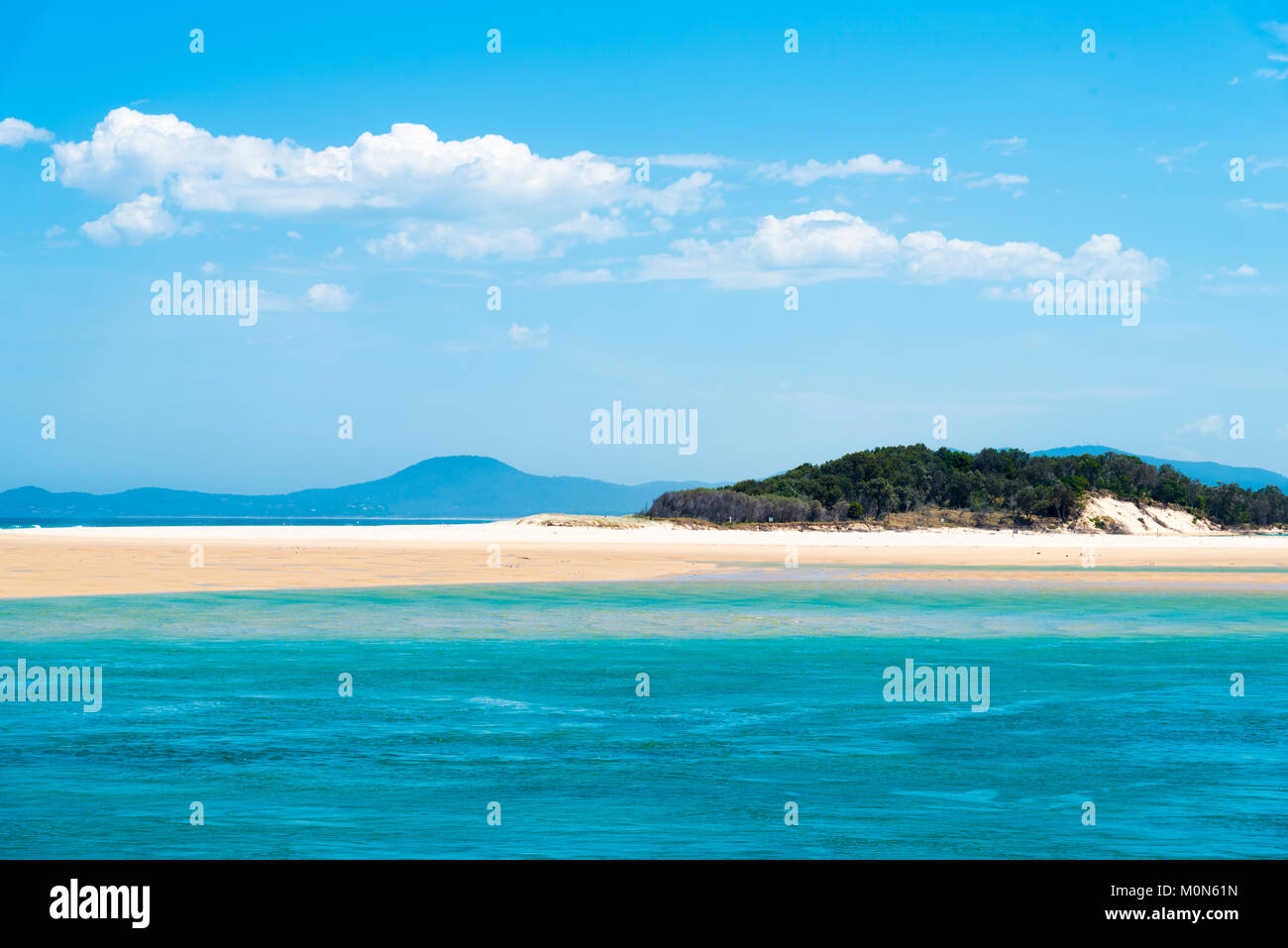 Nambucca capi, NSW, Australia - 19 Dicembre 2017 : costiera australiana spiaggia di sabbia a Nambucca teste, una famosa per le vacanze e il pensionamento destinazione in N Foto Stock