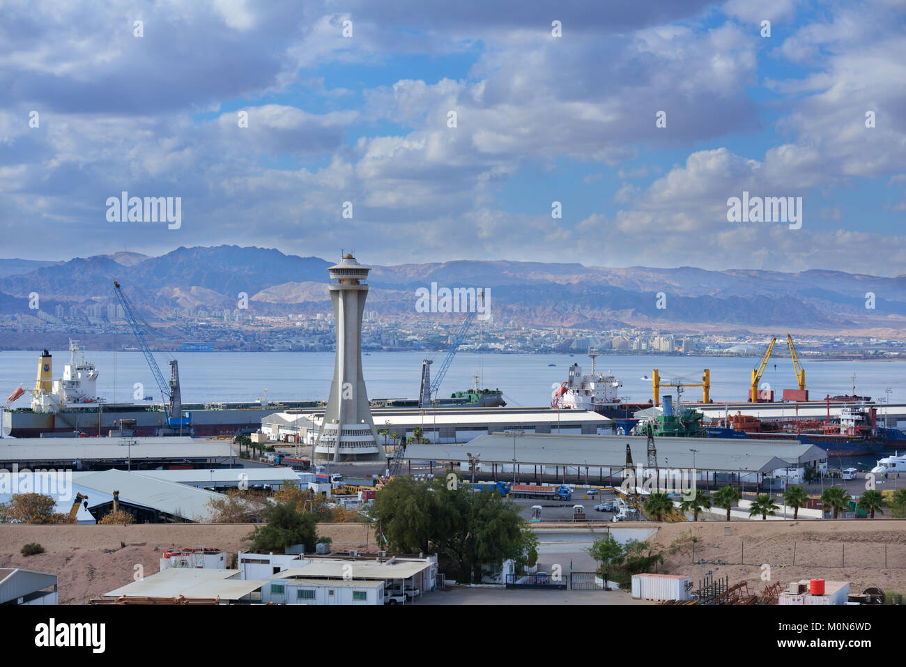 Aqaba Giordania - Marzo 14, 2014: vista della porta di carico di Aqaba. La porta della posizione di collegamento tra Africa e Medio Oriente Foto Stock