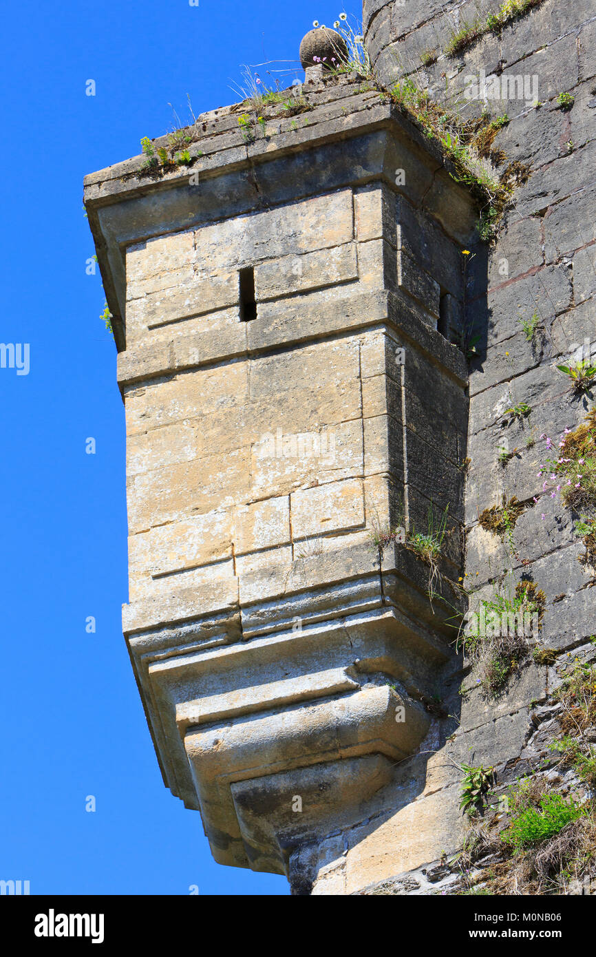 Una torre di avvistamento del 10esimo secolo il Castello di Bouillon lungo il Fiume Semois a Bouillon, Belgio Foto Stock