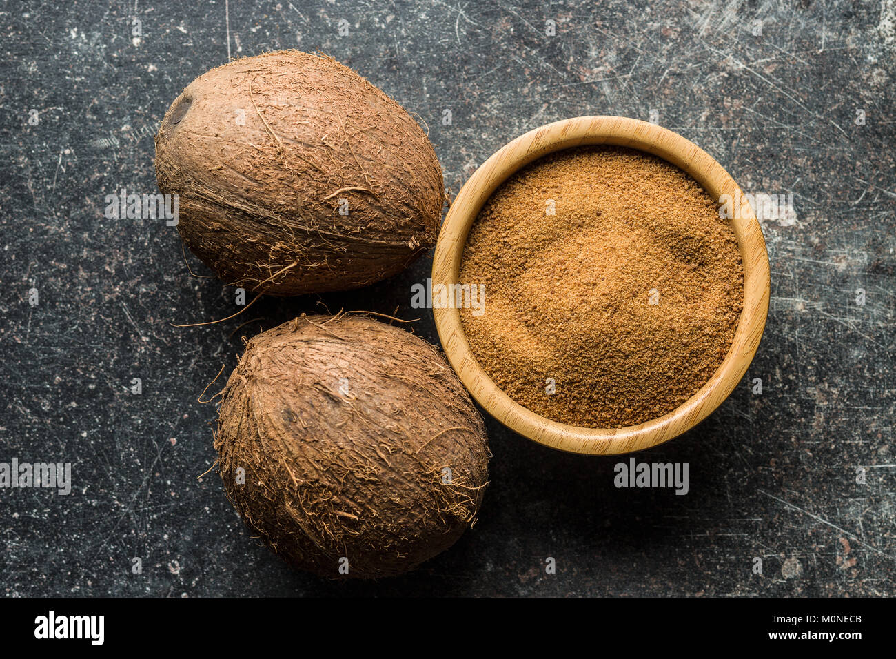 Dolce zucchero di cocco in una terrina. Foto Stock