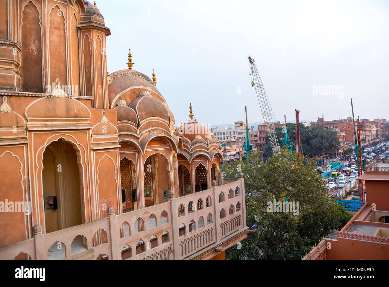 Jaipur, Rajasthan, India, 25th gennaio 2017: Hawa Mahal, Palazzo dei Venti che è stato costruito nel 1799 dal Maharaja Sawai Pratap Singh Foto Stock