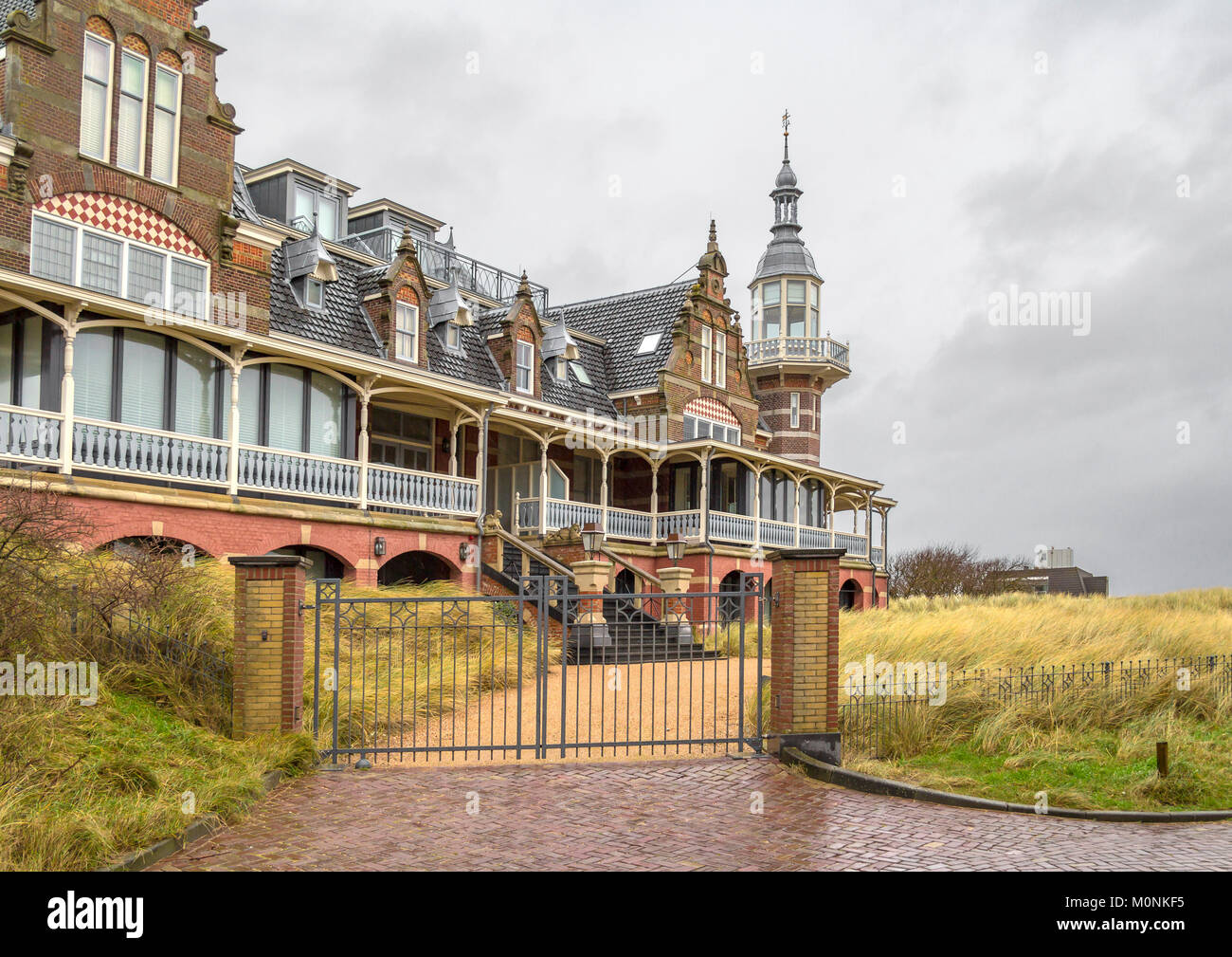 La balneazione glamour pavillon visto in una località balneare denominato Domburg situato nella provincia olandese dello Zeeland Foto Stock